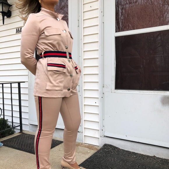 Set - Picture 2 of 6